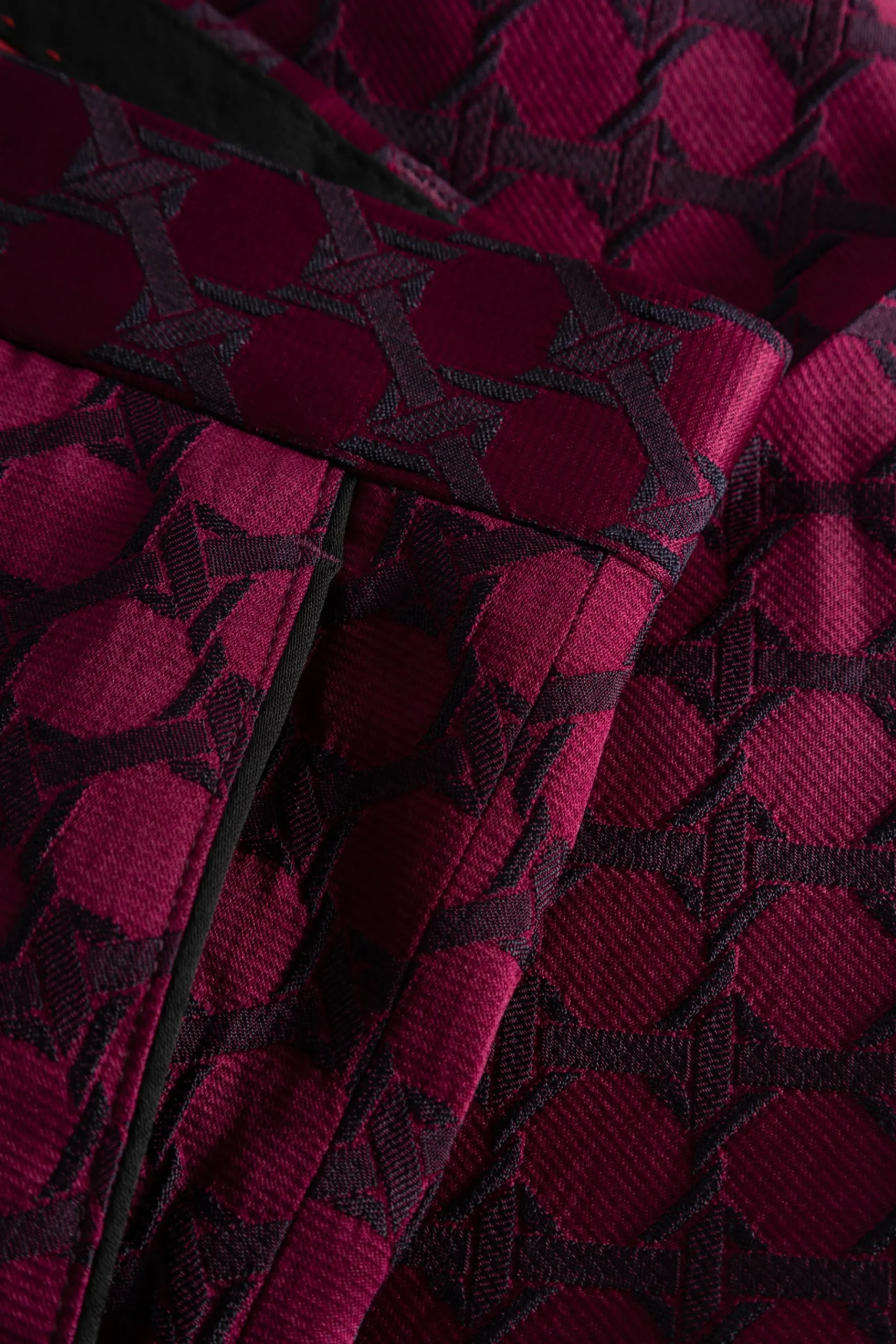 Style·Bold Prints|Occasion·Party Suits|Twisted Tailor Papatya Slim Fit Burgundy Jacquard Suit